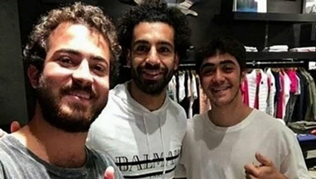 بالفيديو.. محمد صلاح يثير الجدل بظهورة مع نجل هذه الفنّانة في لبنان