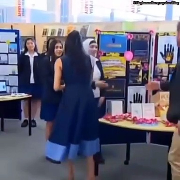 ميغان ماركل تتخلّى عن تسريحة شعرها المُفضّلة وتخطف الأنظار بأخرى أكثر جمالاً