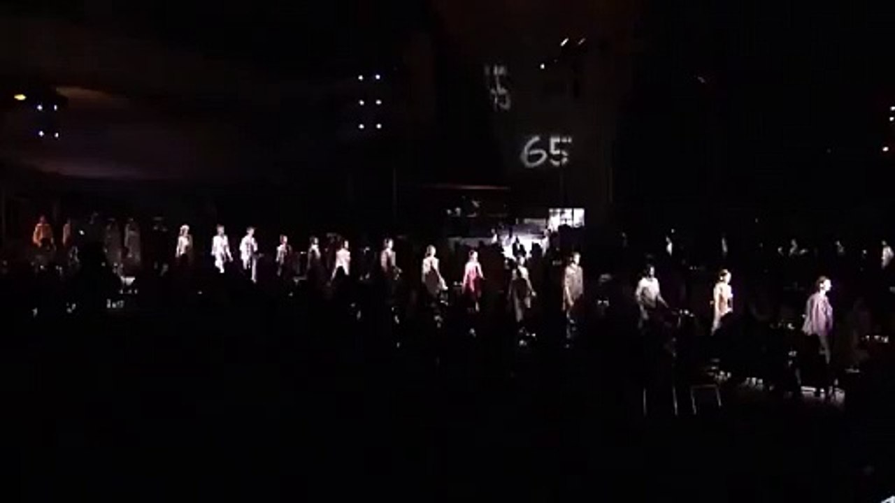 الحراك النسوي أجبر دور الأزياء على التخلّي عن ا...