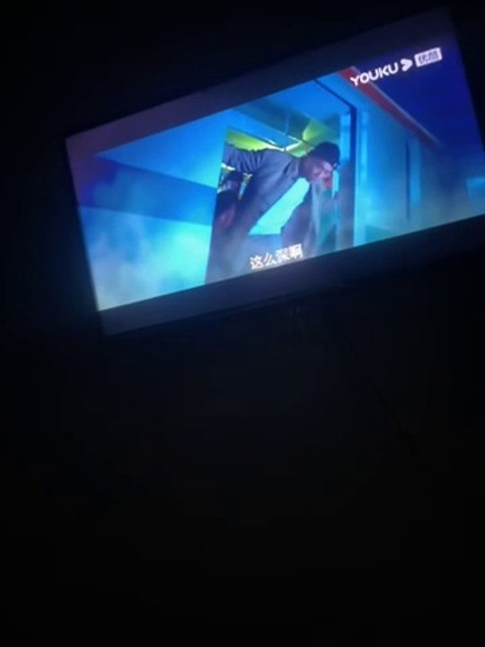 Train attacked by mutated insects#challenge#animal