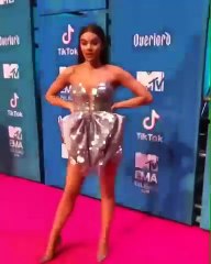 المفاجآت تغيب عن حفل MTV EMAs وإطلالات النجمات لم تأتينا بأي تجديد!