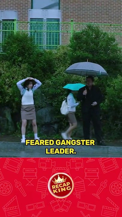 Gangster boss purposely gets himself imprisoned to kill a psychopathic killer  #recapking #movie (1)