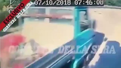 شاهد سقوط جورج كولوني من دراجته البخارية