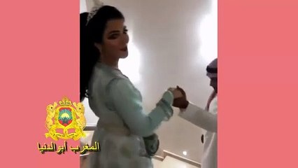 شاهدي شاب سعودي يستعين بالعادات المغربية في حفل زفافه بمغربية