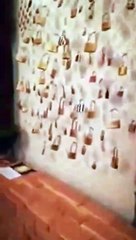 بالفيديو.. “أقفال الحب في بريدة” تشعل رفض وتعجب الشعب السعودي