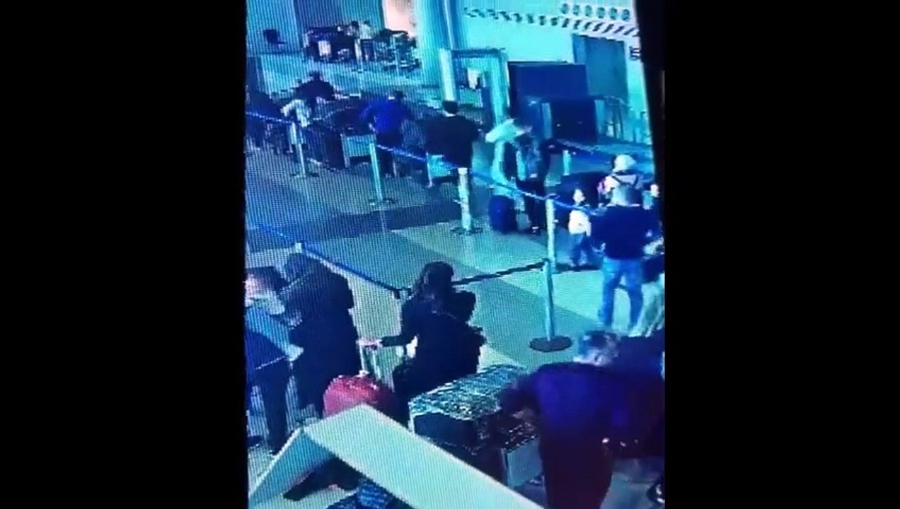 بسبب تجاوزاتها في مطار بيروت.. مايا دياب تتعرّض لموجة من الانتقادات العنيفة!