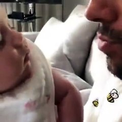 بالفيديو.. للمرّة الأولى إنريكيه إغليسياس يُظهر وجه أحد ابنيه التوأم.. فهل يُشبهه؟!