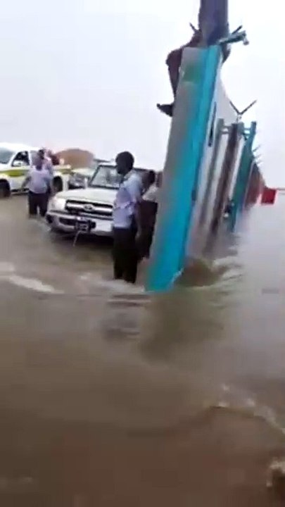 بالفيديو.. هذا ما حدث بعد فتح أبواب مستودع سيارات عبداللطيف جميل بجدة