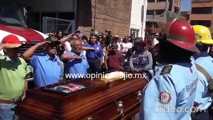 Dan último adiós a bombero caído en cumplimiento del deber #Irapuato