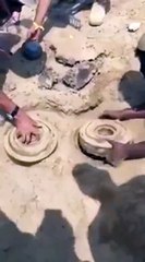 مقطع فيديو يوثّق لحظة انفجار لغم أثناء تفكيكه في أحد الجنود بالحد الجنوبي