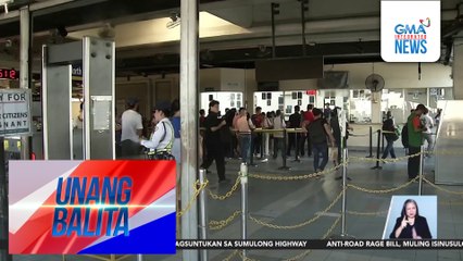 Polisiya tungkol sa pagdadala ng malalaking luggage sa MRT, suspendido at pinapa-review ng DOTr | Unang Balita