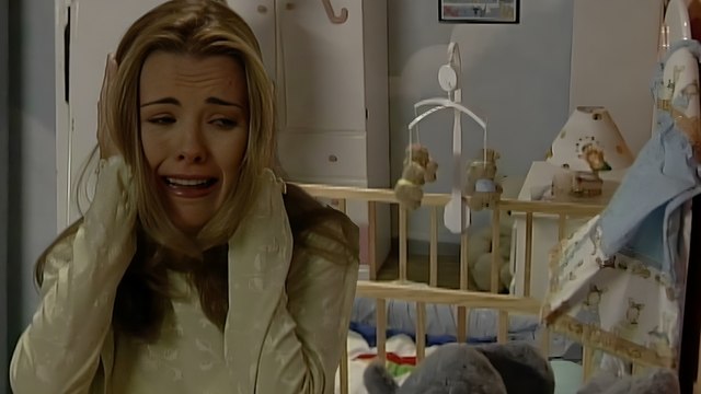 Mujer, casos de la vida real 1/3: Claudia comienza a escuchar voces | Esquizofrenia