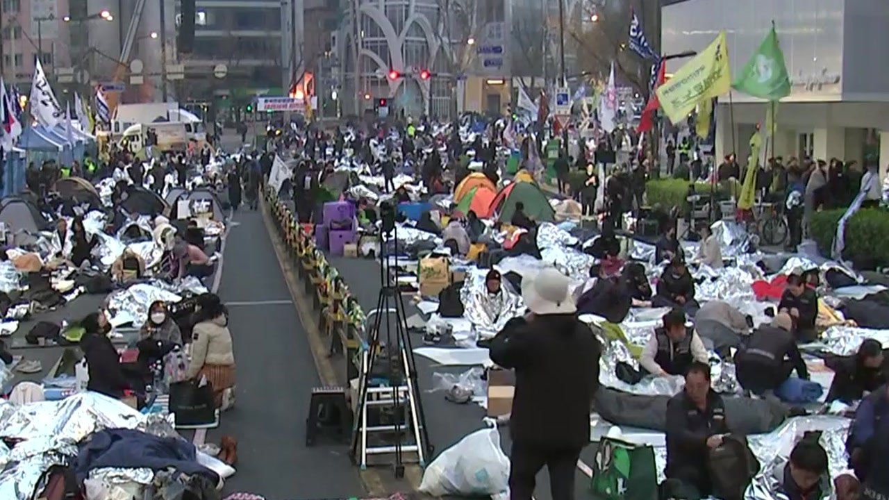 오전 11시 탄핵심판 선고...이 시각 찬성 집회 현장 / YTN