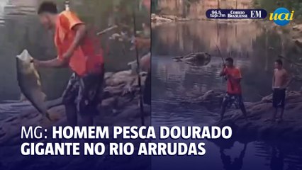 Homem é flagrado pescando dourado gigante no rio Arrudas