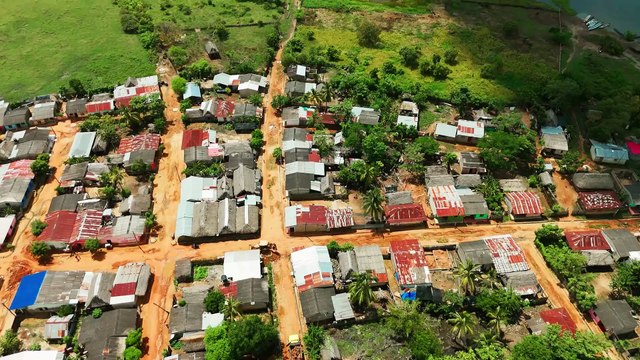 ENTRE REDES ROTAS Y FUTUROS INCIERTOS