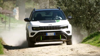 Jeep® Avenger 4xe Off-road Driving