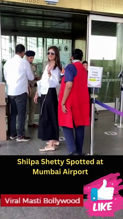 Shilpa Shetty and Urvashi Rautela Spotted at Airport Viral Masti Bollywood