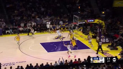 Podziemski hits half-court buzzer-beater for Warriors