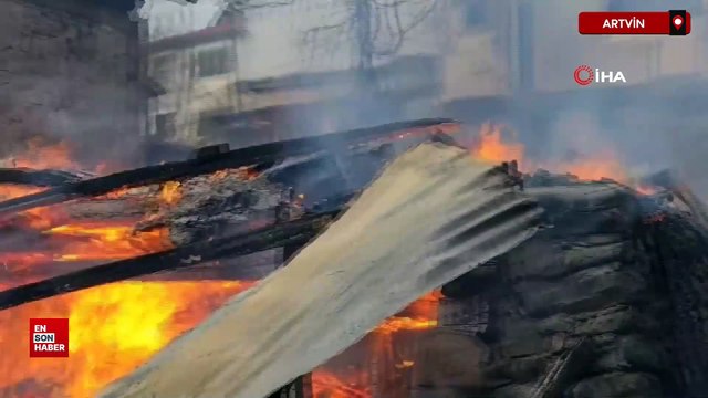 Artvin Şavşat'ta yangın paniği