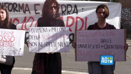 Un minuto di allarme per Sara e Ilaria, gli studenti ricordano le vittime dei femminicidi