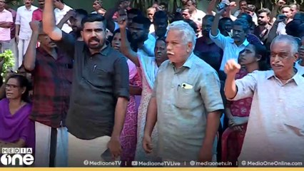 ' പിറന്നമണ്ണിൽ ജീവിക്കാൻ ഞങ്ങൾക്കില്ലേ അവകാശം'; പാരിയത്ത് കാവ് കയ്യേറിയവരെ ഒഴിപ്പിക്കുന്നു