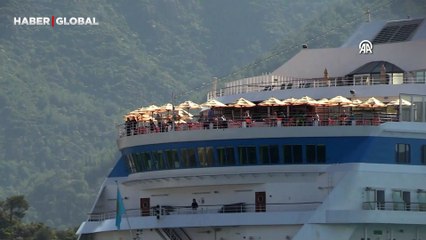Marmaris'e sezonun ilk kruvaziyeri Rus turistlerle geldi