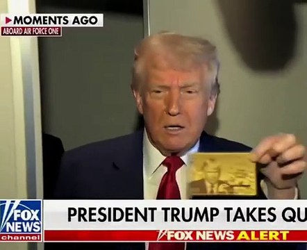 Le président américain Donald Trump a présenté la gold card , un visa permanent pour les Etats-Unis, sur le modèle des cartes vertes, vendu 5 millions de dollars - Regardez