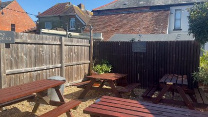 Landlord of the Hope Inn bans all outdoor smoking