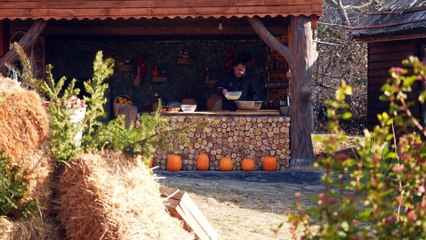 I Made a GIANT Meter-long Burgers in the Wilderness
