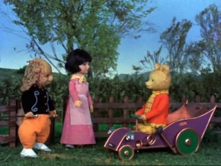 The Adventures of Rupert Bear (1970) S03E16 - Rupert at the Pantomime
