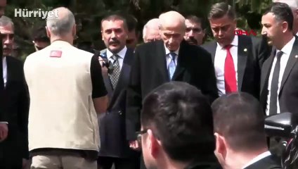 Devlet Bahçeli, Alparslan Türkeş’in kabrini ziyaret etti