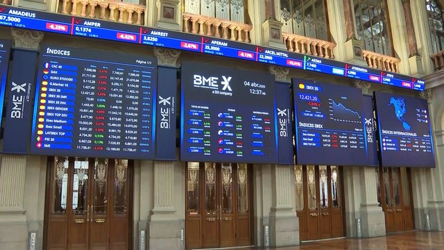 El Ibex 35 se desploma casi un 6% en la media sesión y cae a los 12.400 enteros