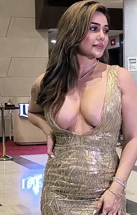 Kangana Sharma Celebrate Her Birthday💓Looking So So Gorgeous 💓Look Like Queen #kangnasharma