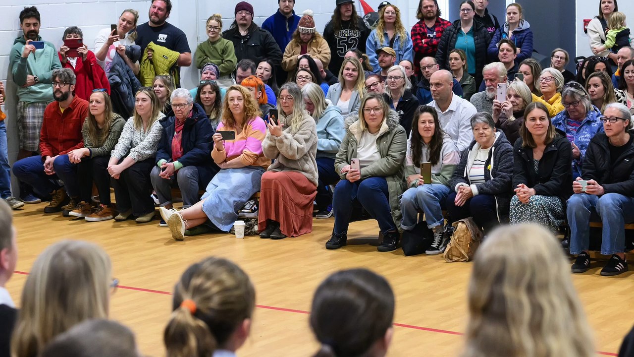 Newquay Junior Academy pupils sing sea shanties