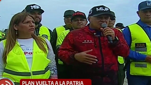 Llega a Venezuela un avión con 313 migrantes, 151 de ellos niños, repatriados desde México