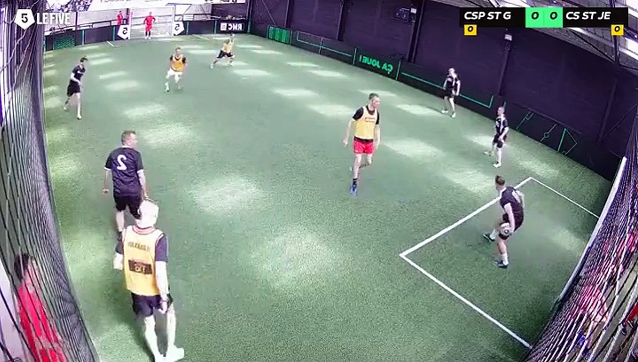 CSP ST GILLES 1 - CSP ST JEAN DE MONTS 04/04 à 14:11 - Football Terrain 2 (LeFive Challans)