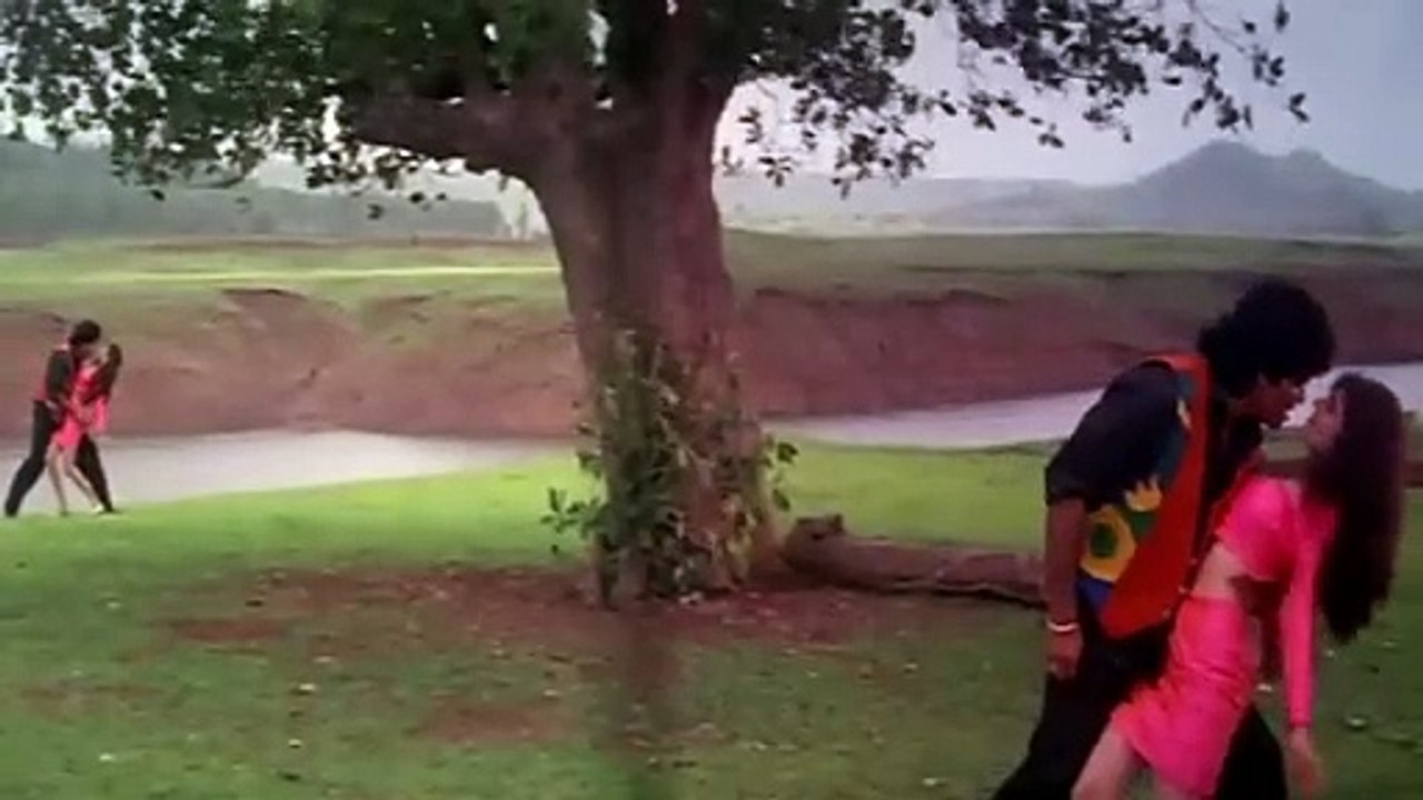 Mausam Hai Mastana/1993 Waqt Hamara Hai  / Sunil Shetty , Mamta Kulkarni,Udit Narayan, Alka Yagnik