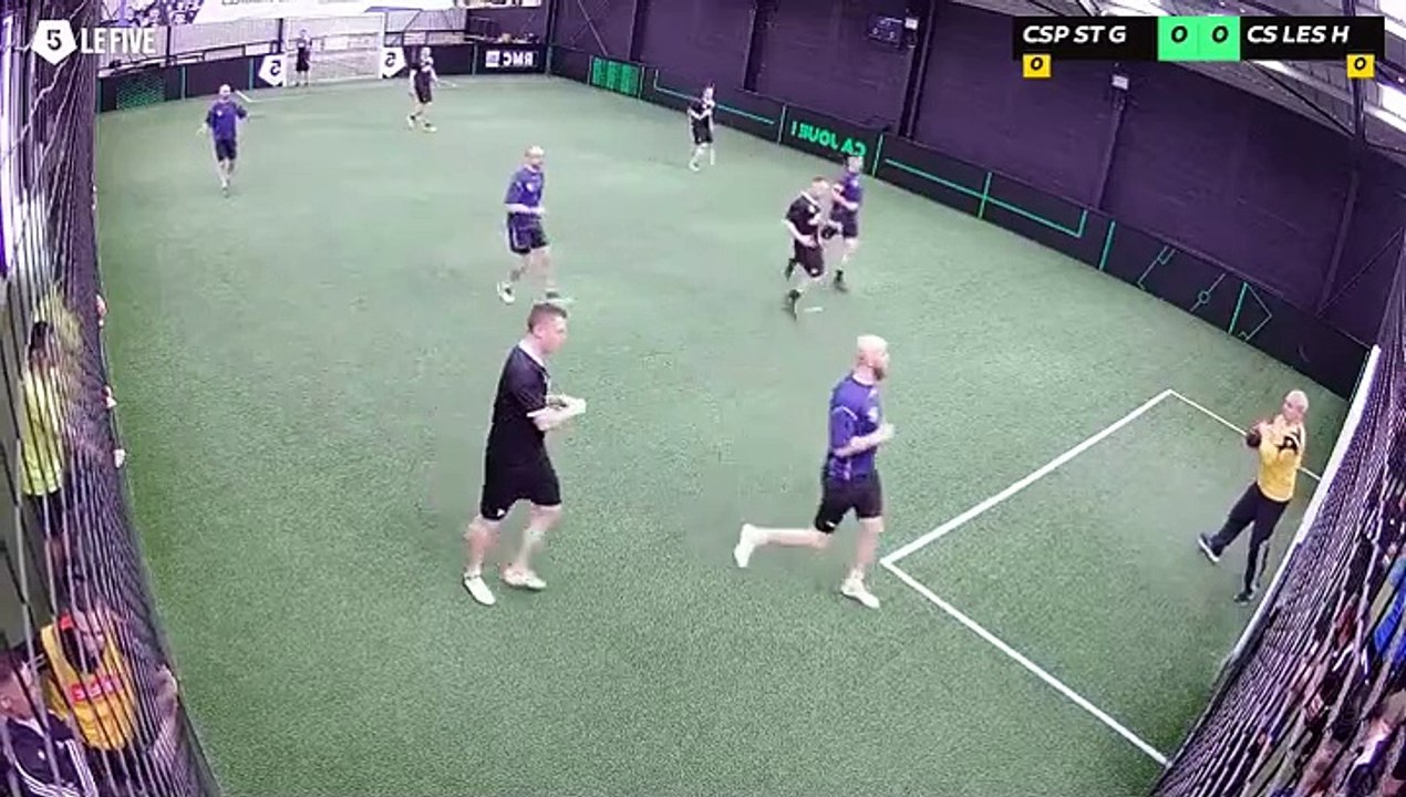 CSP ST GILLES 1 - CSP LES HERBIERS 04/04 à 15:49 - Football Terrain 2 (LeFive Challans)