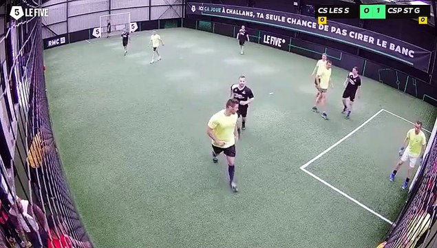 CSP LES SABLES D OLONNE - CSP ST GILLES 2 04/04 à 15:24 - Football Terrain 1 (LeFive Challans)