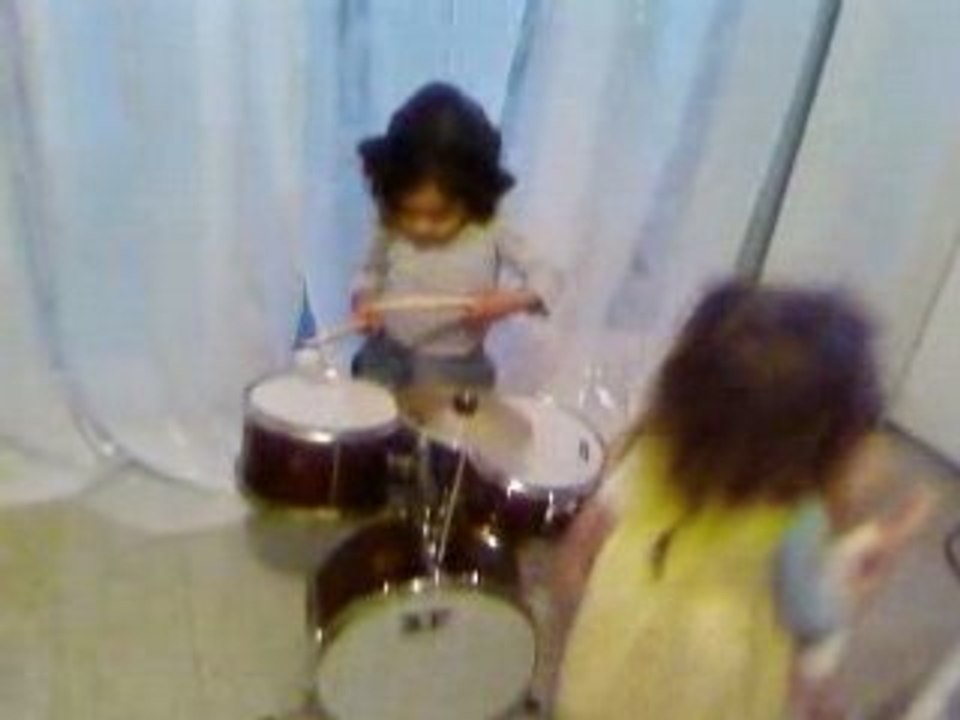 JOSE 2ANS IL ET BATTEUR