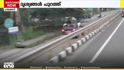 കാറിൻ്റെ ഡോറിൽ കയറിയിരുന്ന് അമിത വേഗതയിൽ വാഹനം ഓടിച്ചു; ഡ്രൈവർ ഉൾപ്പെടെ ഏഴുപേർ അറസ്റ്റിൽ.