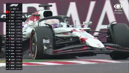 Verstappen segura dupla da McLaren e vence o GP do Japão