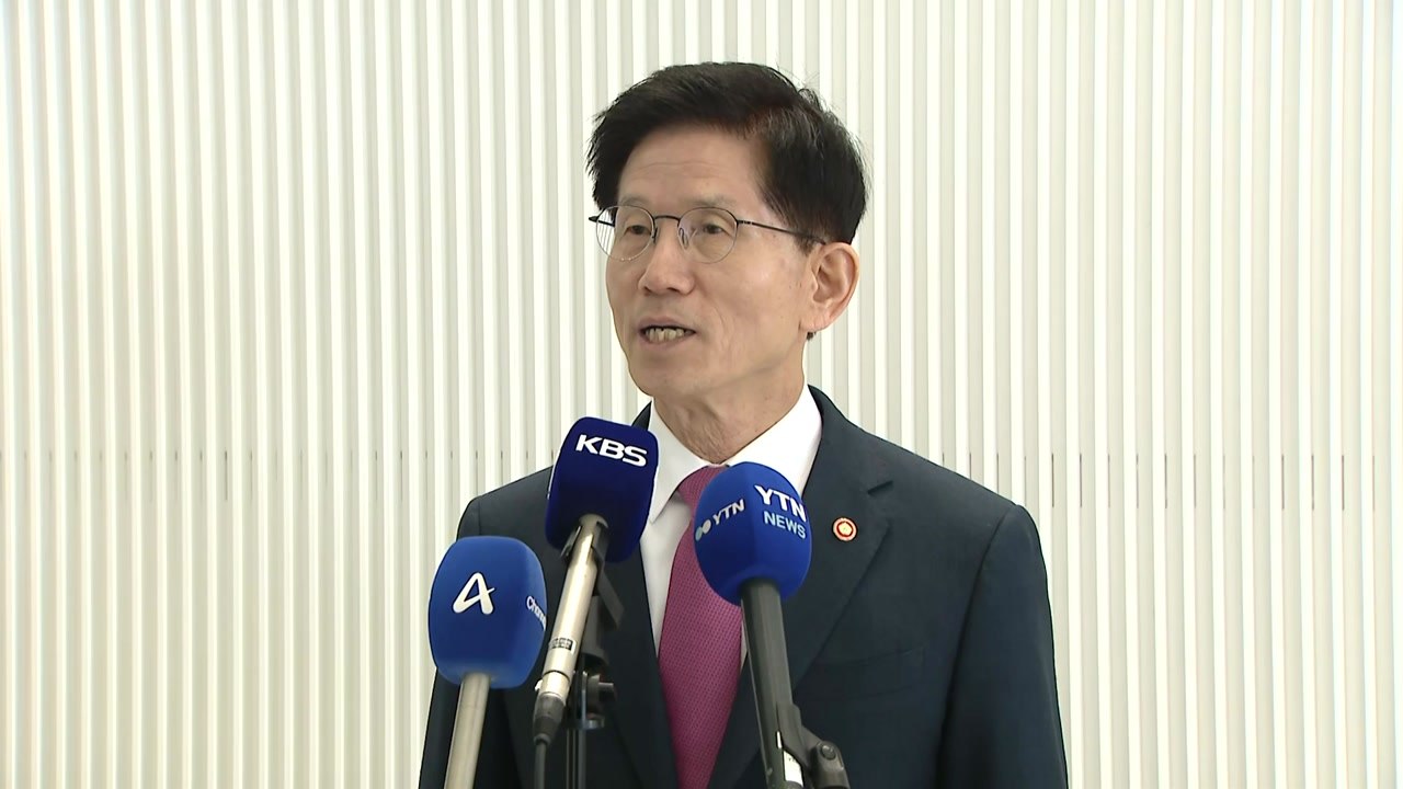 김문수 "대선 출마 깊은 고심...시대정신은 민생" / YTN