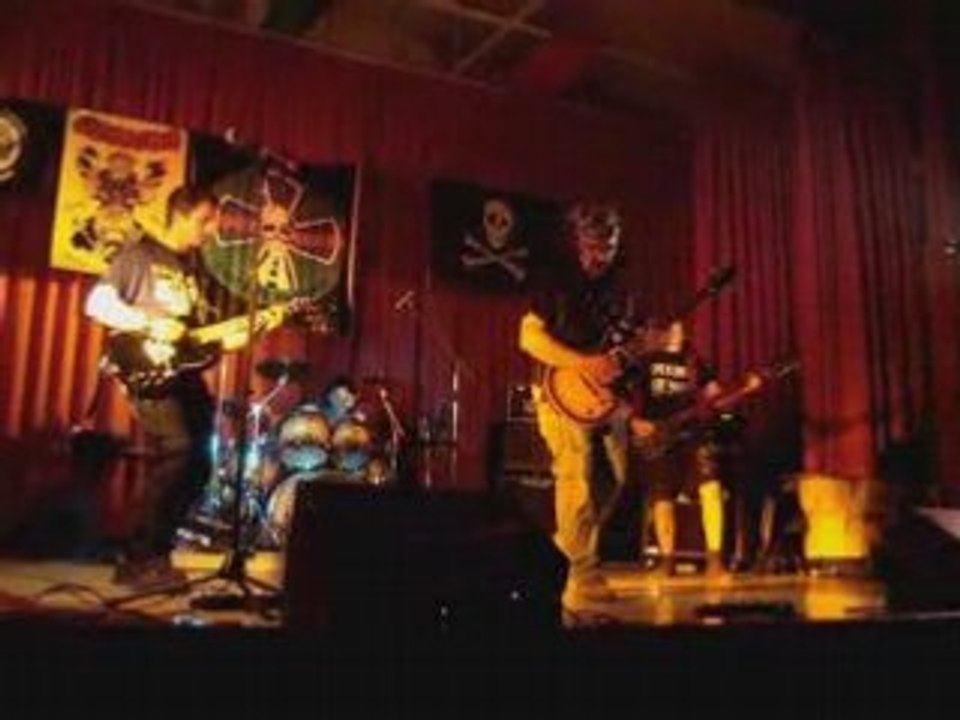 Le nouveau tube d Uzlagom : Bouge !