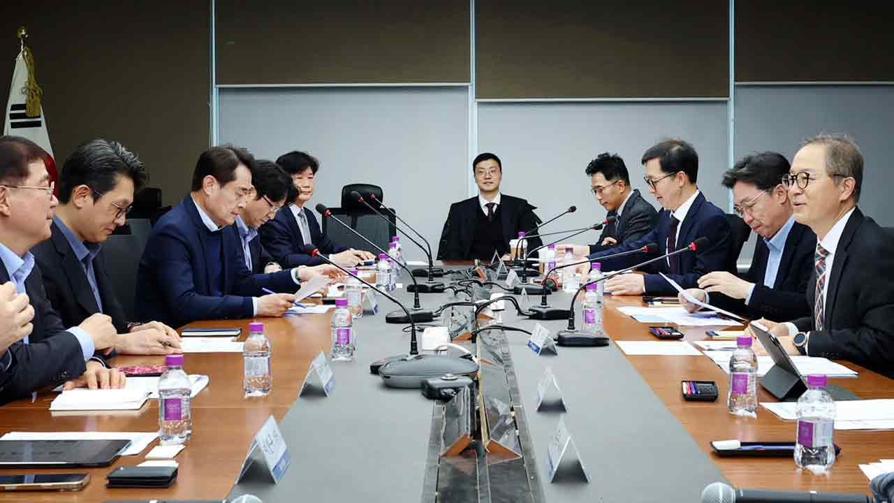 산업부, '미 관세 피해 우려' 가전 등 5개 업종 긴급회의 / YTN