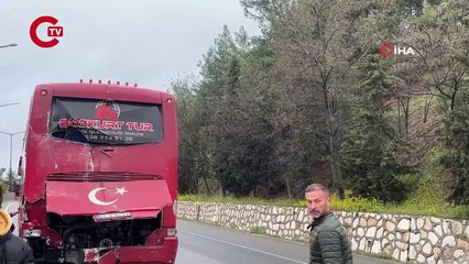 Feci kaza... İki işçi servis aracı çarpıştı Çok sayıda yaralı var!