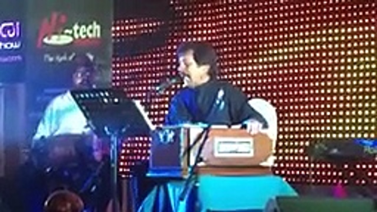 Apna_Giraan_Howe_-_Attaullah_Khan_-_Bradford_2015(144p)