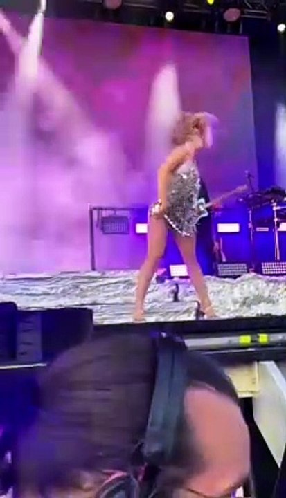 zara larsson amazing dance and performance (offical video)