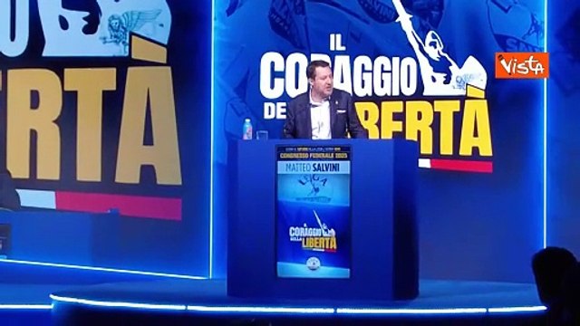 Salvini al Congresso a Firenze: La Lega non è un partito, è una famiglia