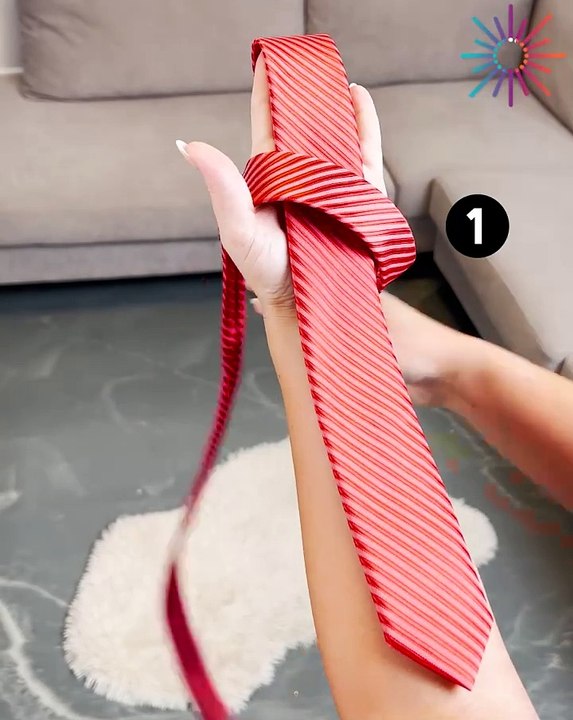 How to tie a tie in three steps! 👔